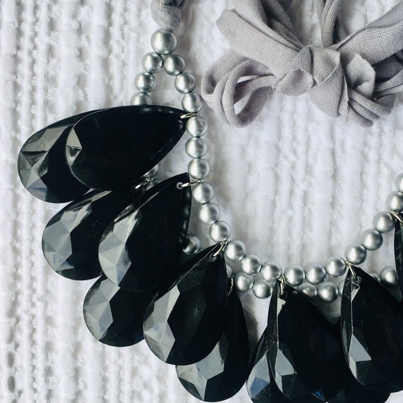 Beautiful Black Statement Necklace. - Picture 2 of 2